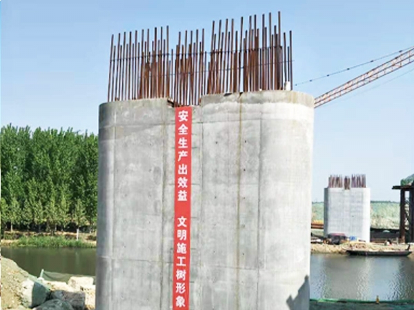 中鐵十八局集團(tuán)濟(jì)寧內(nèi)環(huán)高架項(xiàng)目施工現(xiàn)場